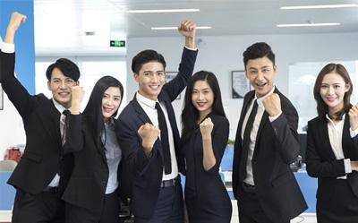 发展商科教育