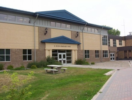 布赖尔克雷斯特学院与神学院