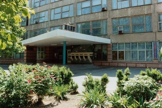 赫尔松农学院