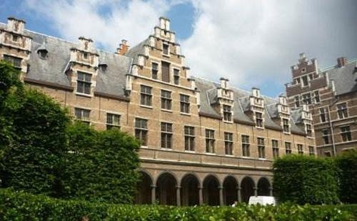 安特卫普大学