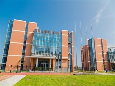 青岛圣大公学
