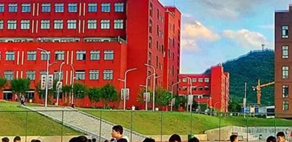 贵州工业职业技术学院2023年报名条件、招生要求、招生对象