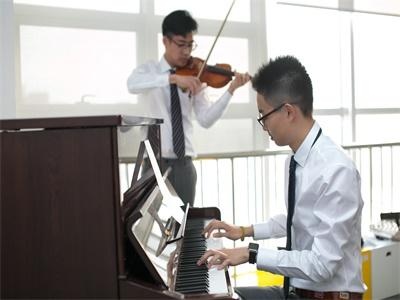 青岛博格思学校