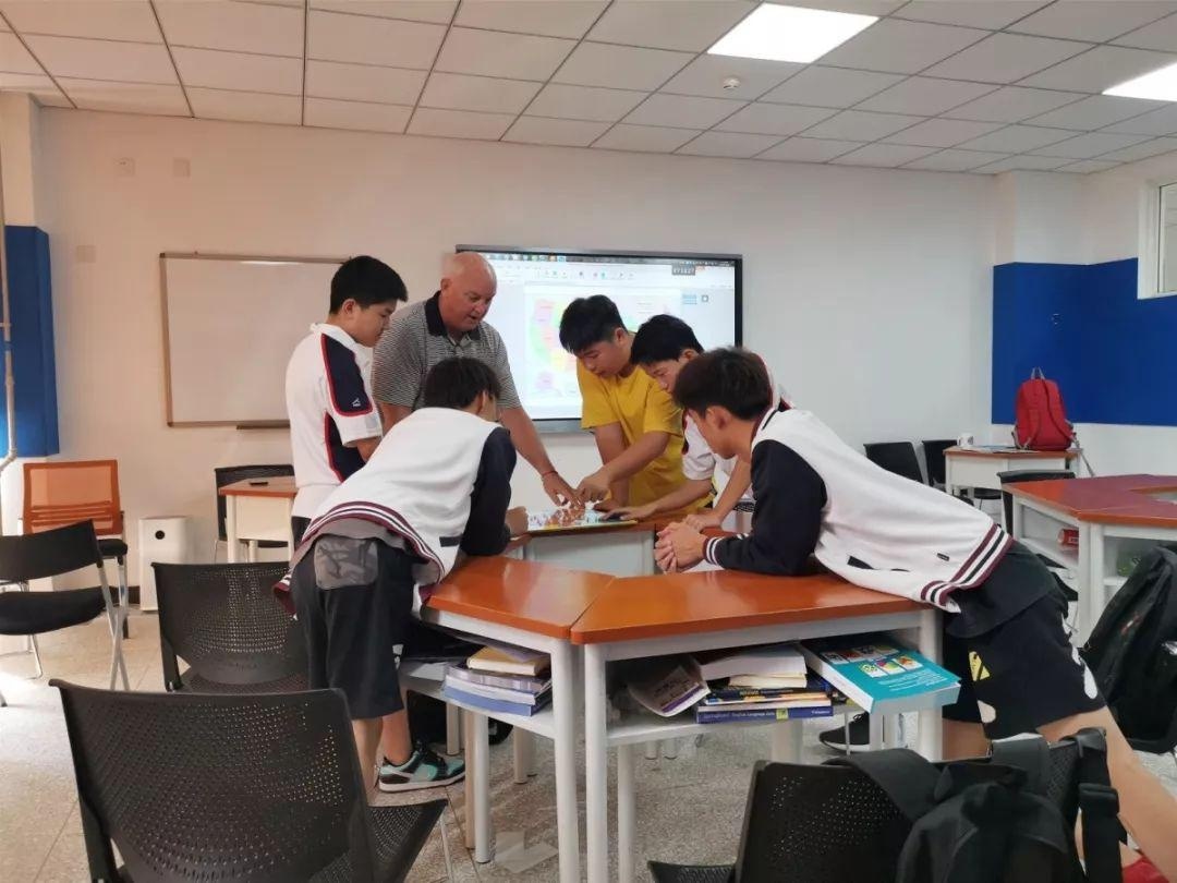 中育贝拉国际高中