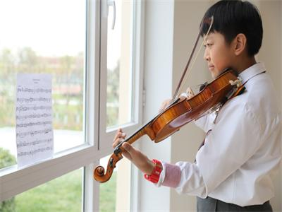 学生活动——小提琴