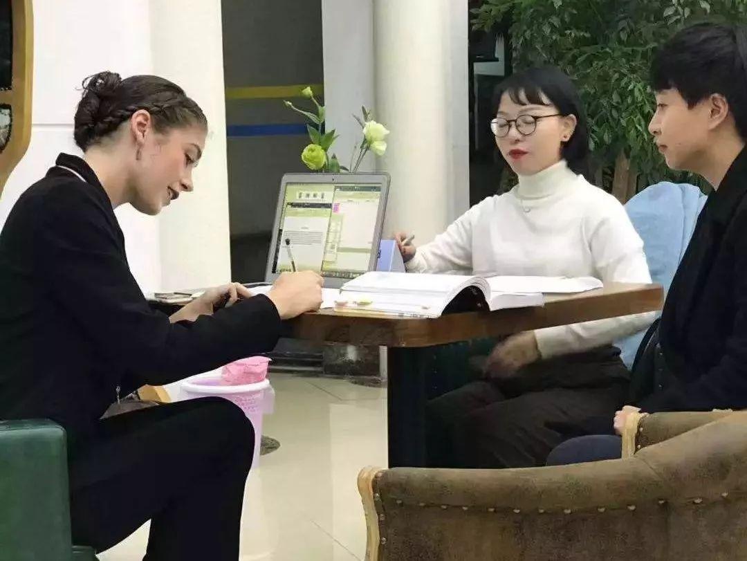美华家长会现场.jpg