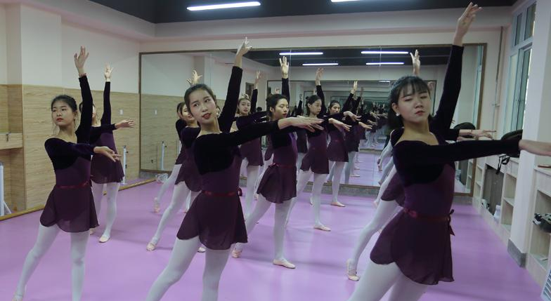 河南民族中等专业学校