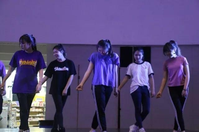 苏州中加枫华国际学校Dance Show.jpg
