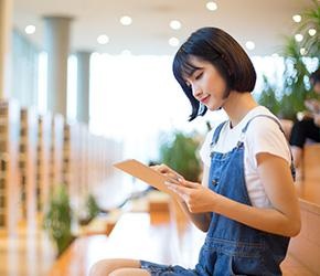 申请美国学校的人群