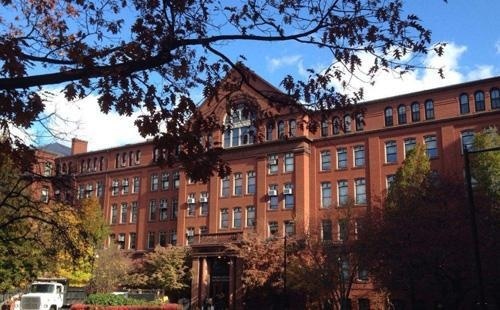 波士顿大学