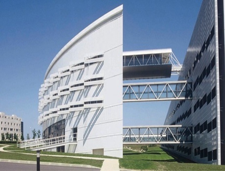 国立高等机械与航空技术学校