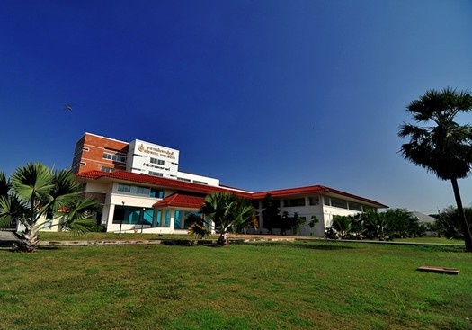 苏兰拉工业大学