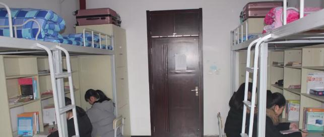 黄冈中等职业学校ss