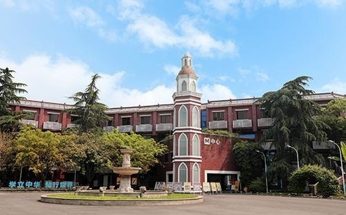 成都西雅美途外国语联合学校