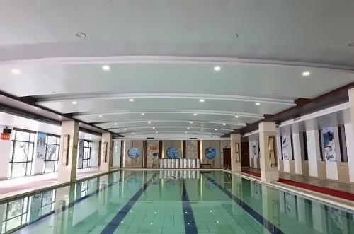 上海美达菲学校室内游泳池