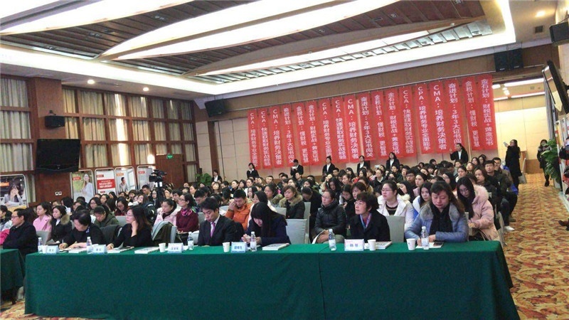 南京会计培训课：打造全新教学模式，仁和会计·用友畅捷通战略合作签署成功