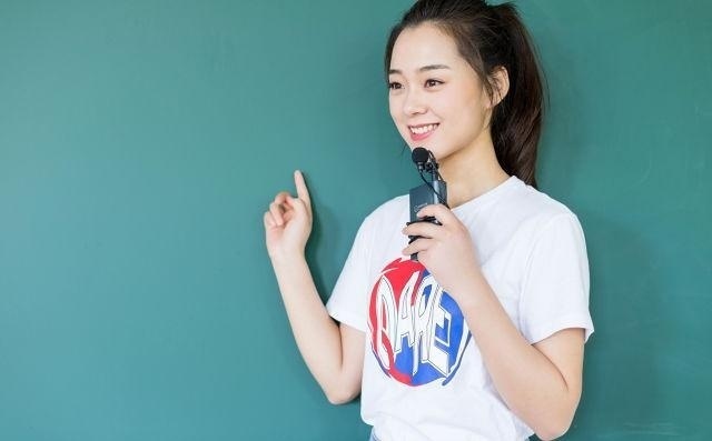 女生演讲时的技巧有哪些