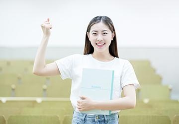 《韩国语教程》