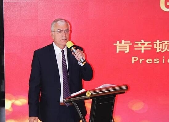 英国Astrum教育集团暨肯辛顿公学和切尔西学院董事长Bill Colvin先生发表致辞.jpg