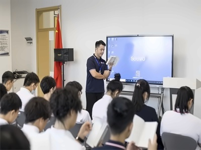 武汉长江实验学校国际部晨读