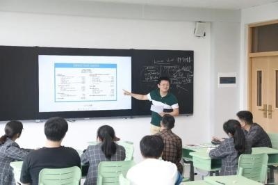 湖州帕丁顿双语学校国际部首届教师授课大赛.jpg