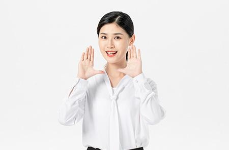 保持自然说话