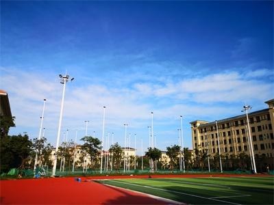 启东启迪外国语学校