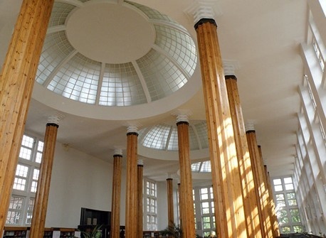 华沙经济学院