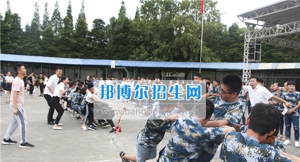 成都希望卫校开展丰富文化生活增强团队凝聚力