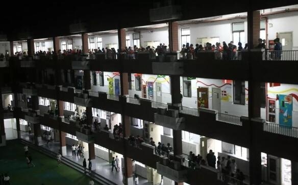 中加枫华国际学校学子庆国庆