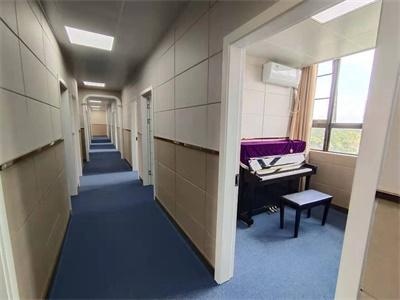 启东启迪外国语学校