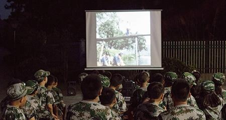 大别山露天电影