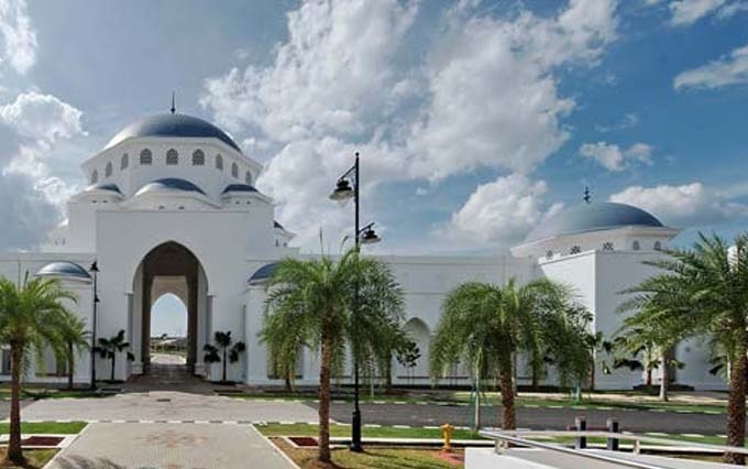 阿布卡里国际大学