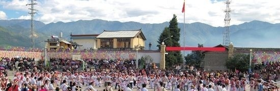 迪庆州民族中等专业学校网站