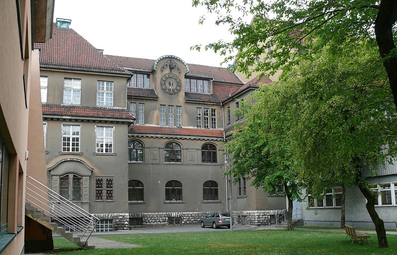 奥波莱技术大学