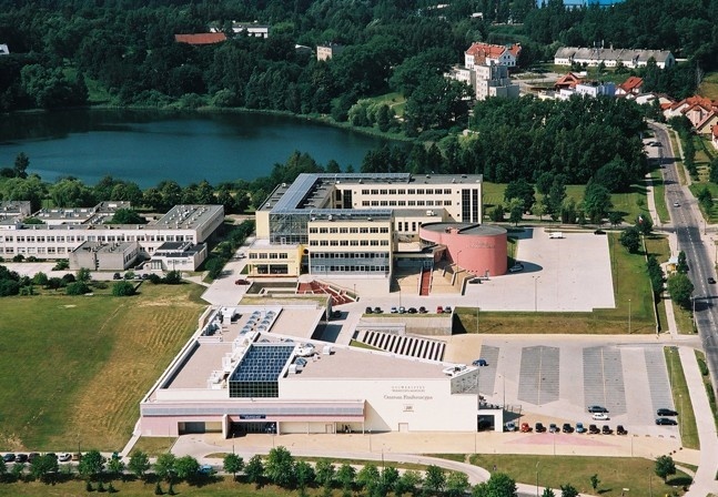 奥尔什丁瓦尔米亚玛祖里大学