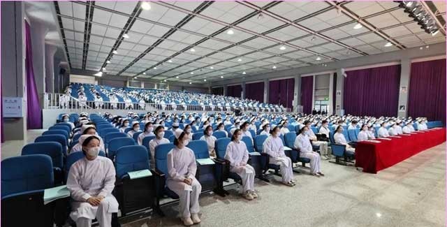 哈尔滨现代医护卫生学校