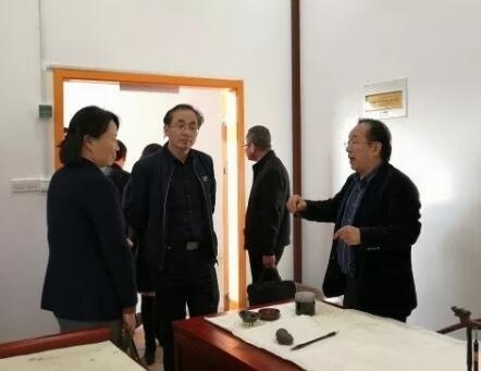 朱家角中小学校长团来访上海宏润博源学校.jpg