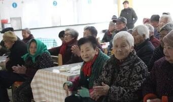 美国Lee Academy高级中学公益活动：情暖养老院