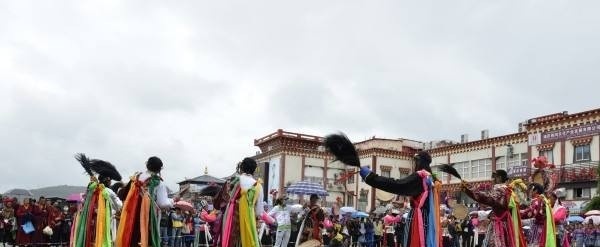 迪庆州民族中等专业学校2018年报名条件、招生对象