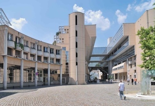 里昂高等师范学校