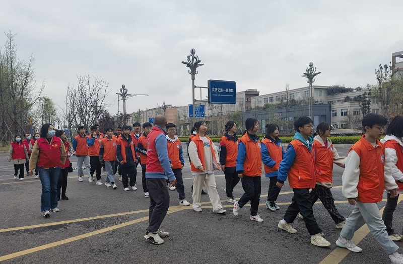 成都石化工业学校