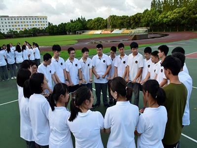 新生开学团训