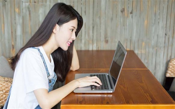 网页设计中色彩的运用原则