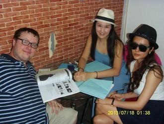 北京大兴外教中国出色学员：赵悦童和郭馨予