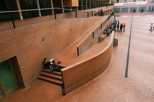 朋培法普拉大学