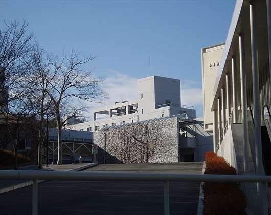 神户艺术工科大学