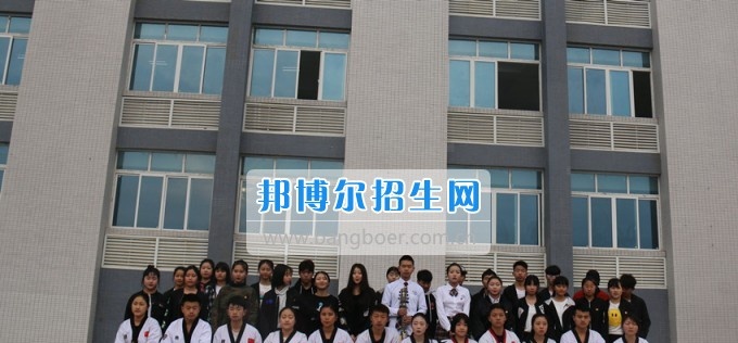 南充师范学校2016——2017学年度(下)期第三周朝会仪式成功举行