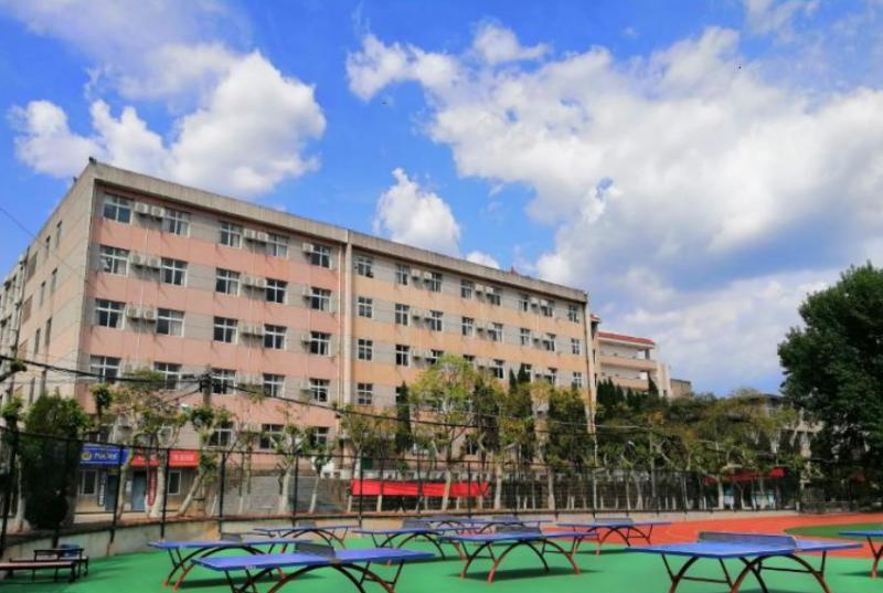 自贡电子信息职业技术学校