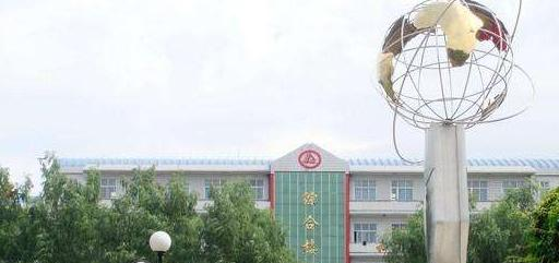 平泉县中学2021年招生办